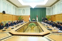 Leader of the Nation Emomali Rahmon holds meeting on topical issues of country’s socio-economic development