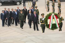 President of Tajikistan Emomali Rahmon laid a wreath at the Monument to the People’s Heroes of the People’s Republic of China