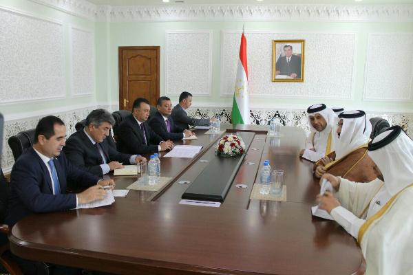 Prime Minister of Tajikistan met with the Minister of Economy and Commerce of Qatar (1)