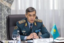 Kazakhstan’s Defense Minister Arrives in Tajikistan