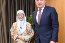 Tajik PM Rasulzoda Invites Malaysian PM to Dushanbe