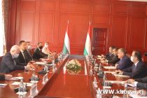FM Mihriddin Receives Hungarian Minister of Foreign Affairs and Trade
