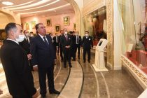 President Emomali Rahmom Visits the Memorial Complex of Turkmenistan