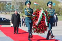 President Emomali Rahmon Lays Wreath at Monument to the Defenders of the Fatherland in Astana