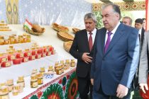 Emomali Rahmon Visits Exhibition of Agricultural Products of Urmetan Village Community in Ayni Distict