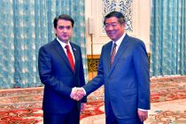 Speaker of the National Assembly Meets a Member of the Politburo of the Central Committee of the Communist Party, Vice Premier of the Chinese State Council