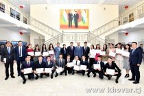 Successful Students Awarded Scholarships from the Chinese Ambassador