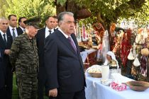 President Emomali Rahmon visits the exhibition of agricultural products and folk crafts in Khovaling