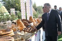 President Emomali Rahmon Visits Exhibition of Agricultural Products, Traditional Crafts and National Dishes in Vahdat